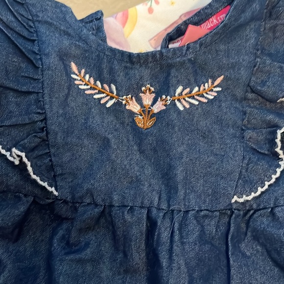 One piece - Picture 3 of 3